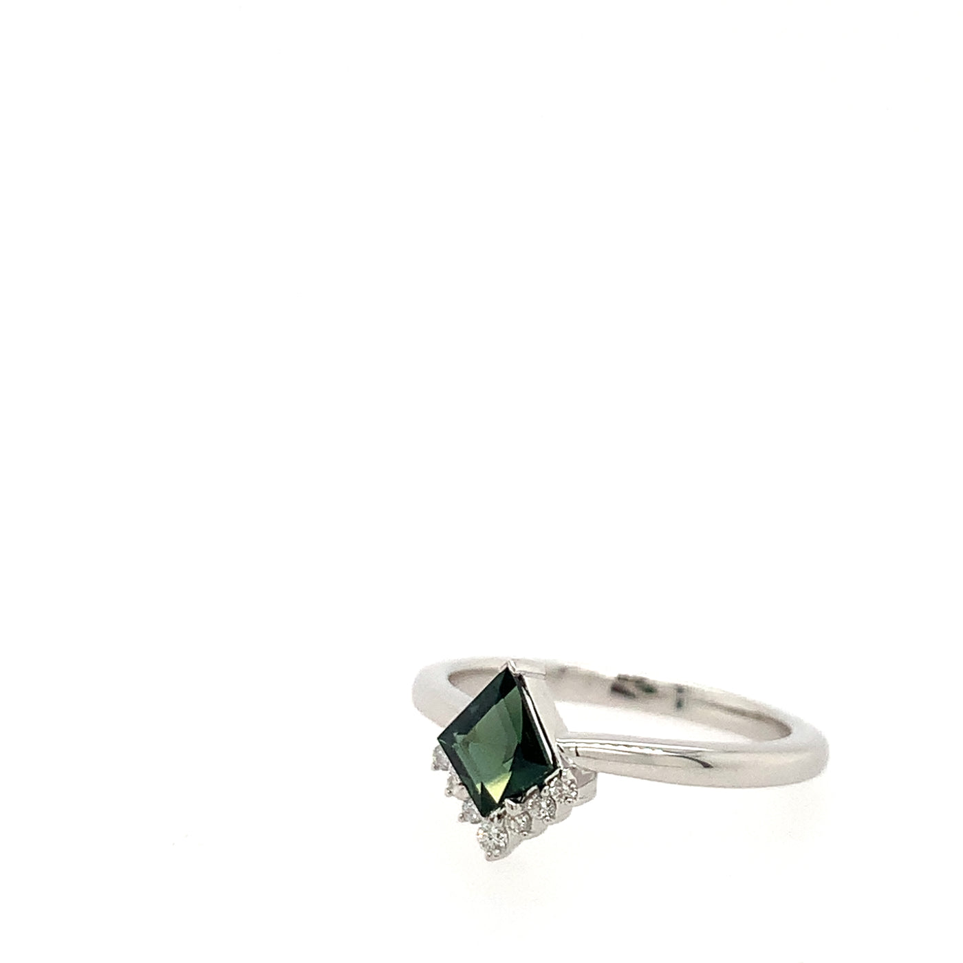9K GREEN SAPPHIRE CROWN KITE RING