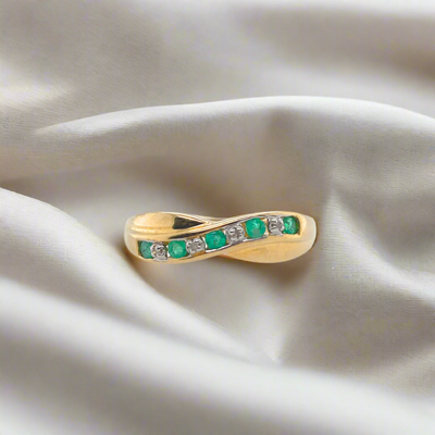 9K Emerald and Diamond Ring