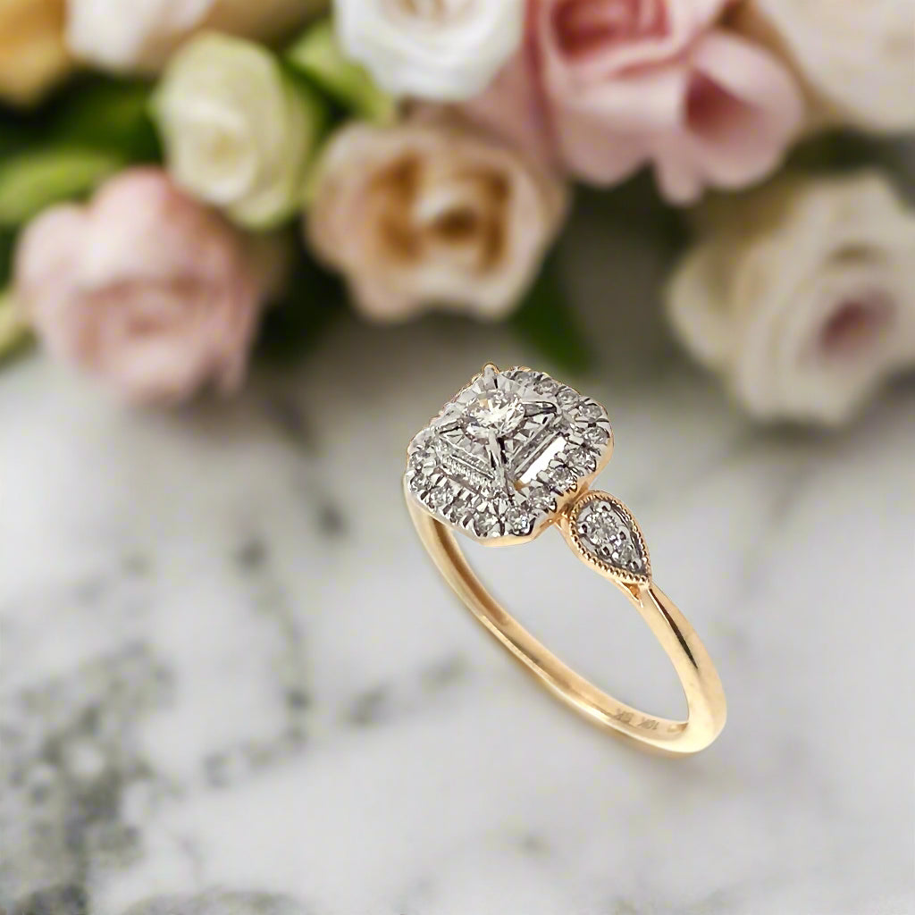 10K Diamond Vintage Flair Ring
